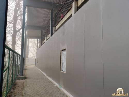Zunanja podoba pod severno tribuno. Zunanja podoba pod severno tribuno.