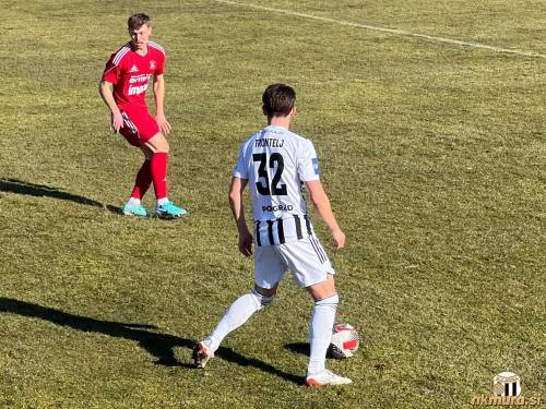 Žan Trontelj na tekmi proti Bistrici. Žan Trontelj na tekmi proti Bistrici.