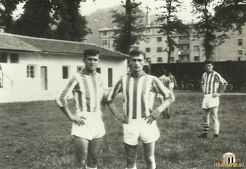 Muraši pred tekmo s Kladivarjem v Celju. Od leve: Stevo Perić, Zlatko Tkalčec in Vlado Horvat. Muraši pred tekmo s Kladivarjem v Celju. Od leve: Stevo Perić, Zlatko Tkalčec in Vlado Horvat.