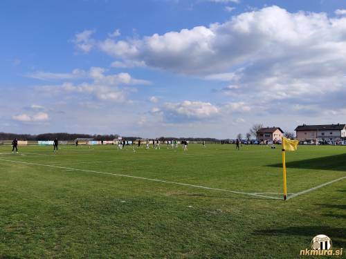 Ogrevanje pred tekmo.