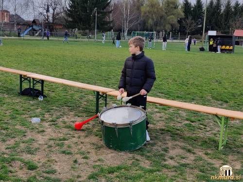 Mladi navijač Čarde po koncu tekme.