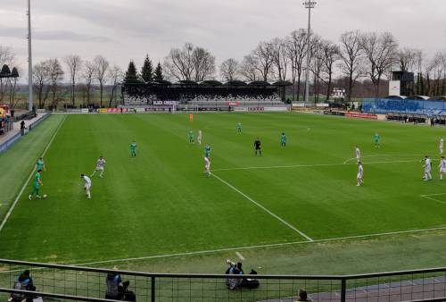 Dvoboj Mure in Olimpije v oblačni Fazaneriji.