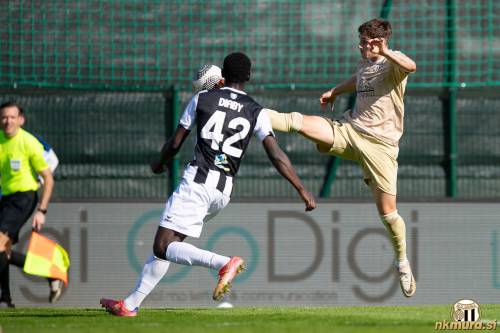 Toura Diaby in Žan Trontelj. Toura Diaby in Žan Trontelj.