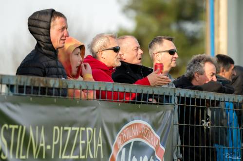 Gledalci na tekmi. Gledalci na tekmi.