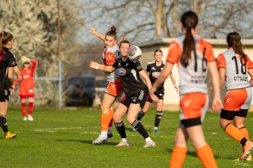 V boju za žogo - Zala Vindišar. V boju za žogo - Zala Vindišar.