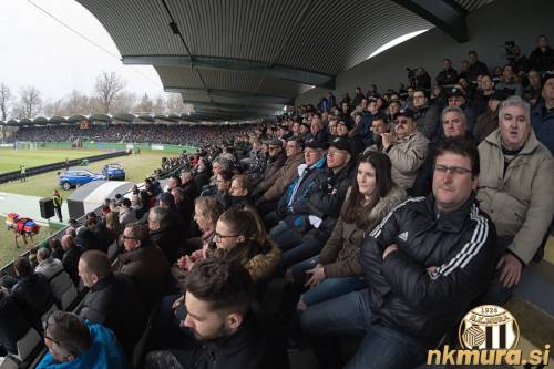 Pogled na tribune. Pogled na tribune.