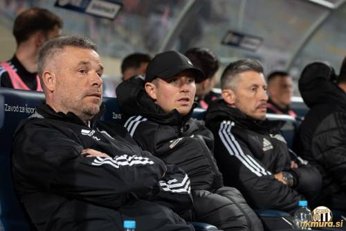 Murin strokovni štab. Anton Žlogar, Matjaž kek in Robert Koren. Murin strokovni štab. Anton Žlogar, Matjaž kek in Robert Koren.