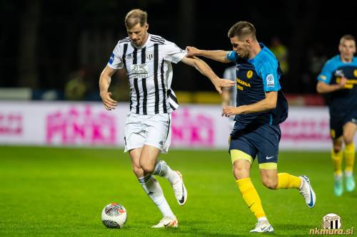 Robert Čakš je proti Celju dosegel prvi zadetek na tekmi. Robert Čakš je proti Celju dosegel prvi zadetek na tekmi.