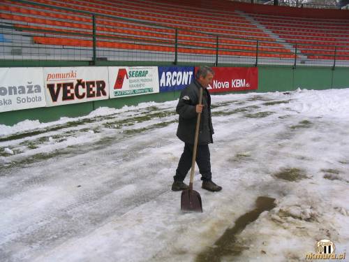 Vodja čiščenja in Murin vzdrževalec Jože Ščančar Mimi. Vodja čiščenja in Murin vzdrževalec Jože Ščančar Mimi.