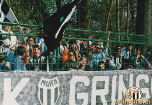 Gringosi na tekmi Mura : Steklar. Gringosi na tekmi Mura : Steklar.