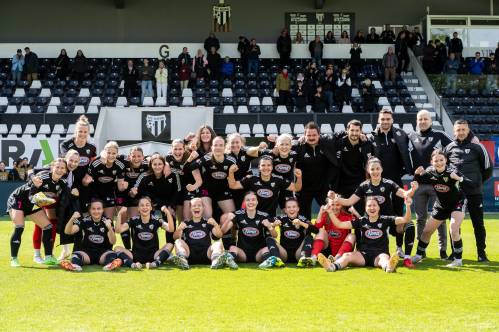 Od leve: Kolbl, Kocijan, Vindišar, Dolinar, Hrga, Sok, Cvetkovič, Jakšič, Serec, Adam, E. Kos, Vuzem, Müller, Kotnjek, Škerlak, Kršljin Stojič, Kokol. Sedijo: Hofman, Malakhova, Vilčnik, Đorđević, Rakovec, Truntič, Šoštarič Karič. Od leve: Kolbl, Kocijan, Vindišar, Dolinar, Hrga, Sok, Cvetkovič, Jakšič, Serec, Adam, E. Kos, Vuzem, Müller, Kotnjek, Škerlak, Kršljin Stojič, Kokol. Sedijo: Hofman, Malakhova, Vilčnik, Đorđević, Rakovec, Truntič, Šoštarič Karič.