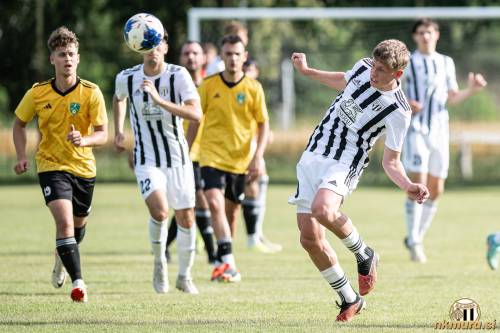 Nal Lan Koren na tekmi z Lipo. Nal Lan Koren na tekmi z Lipo.