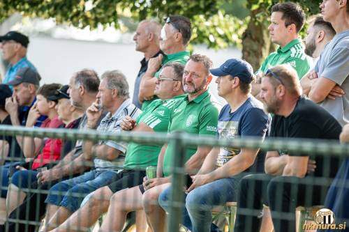 Pogled na tribune. Pogled na tribune.