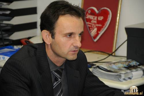 Predsednik Miroslav Topič. Predsednik Miroslav Topič.