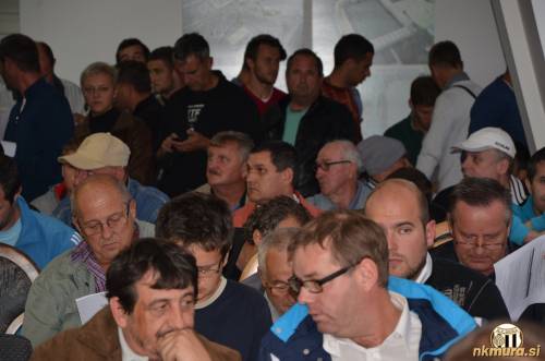 Občni zbor je bil dobro obiskan. Udeležil se ga je tudi nekdanji predsednik Tugormir Frajman (desno z očali).