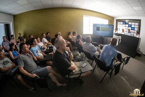 Prizor z izrednega občnega zbora NŠ Mura, na katerem so se člani seznanili s podrobnostmi vstopa strateškega partnerja.