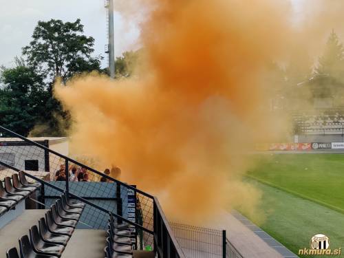 Gringosi so pred prekmurskim derbijem igralcem in strokovnemu štabu namenili podporo.