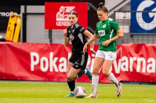 Sara Makovec v dresu Olimpije. Sara Makovec v dresu Olimpije.