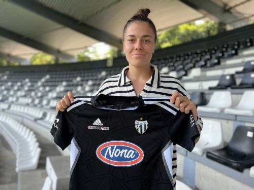 Sara Makovec z dresom ŽNK Mura. Sara Makovec z dresom ŽNK Mura.