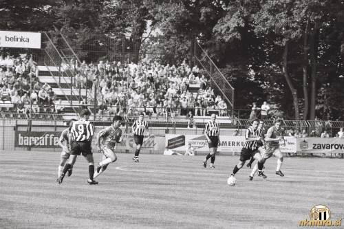 Prizor s tekme Mura : Bečej. Muraši od leve: Štefan Škaper, Peter Breznik, Marijan Bakula in Miroslav Stampfer. Prizor s tekme Mura : Bečej. Muraši od leve: Štefan Škaper, Peter Breznik, Marijan Bakula in Miroslav Stampfer.
