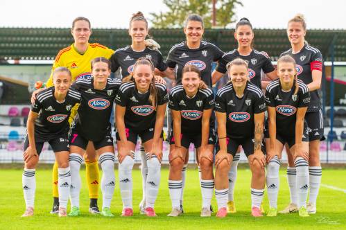 Stojijo: Gavillet, Sivolobova, E. Kos, L. Kos, Vindišar. Čepijo: Malakhova, Kolbl, Eferl, Šoštarič Karič, Vilčnik, Rakovec.