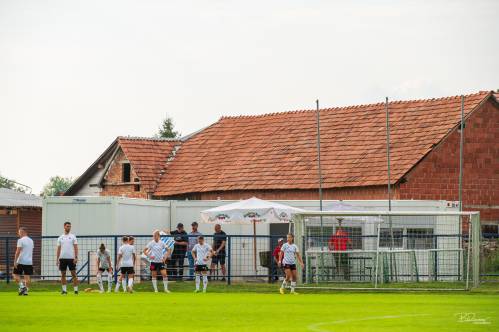 Nova pridobitev na igrišču, dva kontejnera.