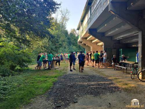 Šank pod tribuno. Šank pod tribuno.