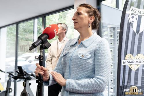 Linda Juncaj, žena Georga Juncaja. Linda Juncaj, žena Georga Juncaja.