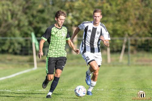 Mark Strajnar v dvoboju z igralcem Bogojine. Mark Strajnar v dvoboju z igralcem Bogojine.