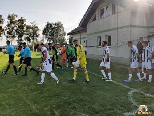 Prihod na igrišče. Namesto ob 16.30 ob 16.50.