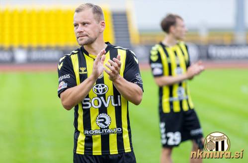 Po tekmi v dresu FA Šiauliai Po tekmi v dresu FA Šiauliai