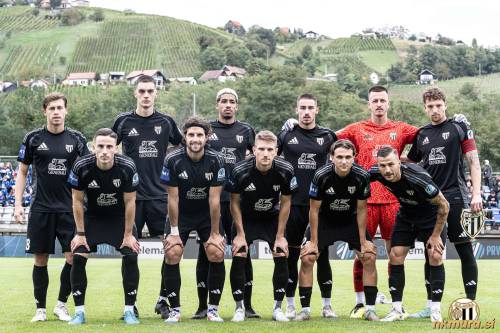 Začetna enajsterica Mure. Stojijo od leve: Julardžija, Proleta, Bezerra, Vizinger, Raduha in Cipot. Čepijo: Nuhanović, Junčaj, Vrbanec, Ščernjavič in Miloš. Začetna enajsterica Mure. Stojijo od leve: Julardžija, Proleta, Bezerra, Vizinger, Raduha in Cipot. Čepijo: Nuhanović, Junčaj, Vrbanec, Ščernjavič in Miloš.