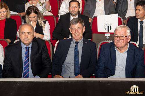 Od leve: Radenko Mijatović (predsednik NZS), Danilo Kacijan (podpredsednik NZS in predsednik MNZ Murska Sobota), Rudi Zavrl (nekdanji predsednik NZS). Od leve: Radenko Mijatović (predsednik NZS), Danilo Kacijan (podpredsednik NZS in predsednik MNZ Murska Sobota), Rudi Zavrl (nekdanji predsednik NZS).