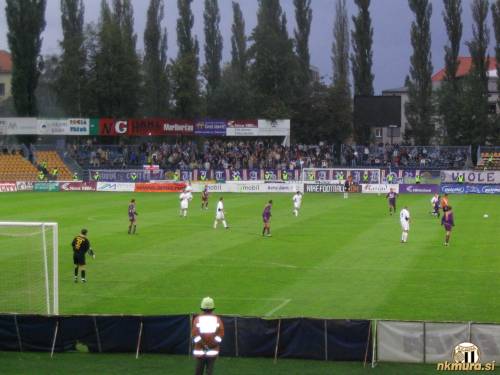 Med tekmo Maribor : Mura. Med tekmo Maribor : Mura.