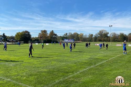 Slaven Belupo : Mura na igrišču NK Polet. Slaven Belupo : Mura na igrišču NK Polet.