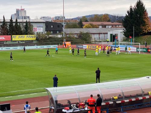 Utrinek s tekme med Bravom in Muro. Utrinek s tekme med Bravom in Muro.