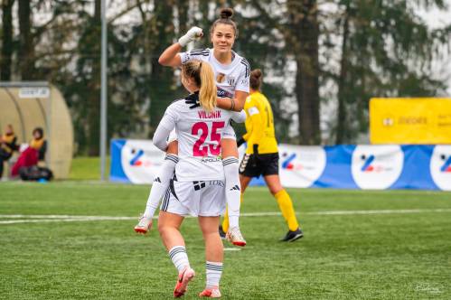 Sara Makovec in Noelle Vilčnik. Sara Makovec in Noelle Vilčnik.