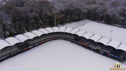 Južna tribuna. Južna tribuna.