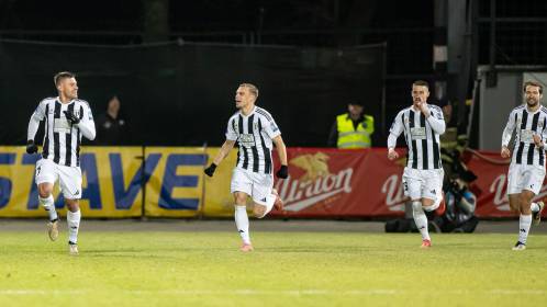 Muraši po doseženem zadetku Maroše. Muraši po doseženem zadetku Maroše.