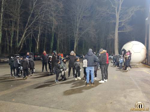 Mladi nadebudneži. Mladi nadebudneži.