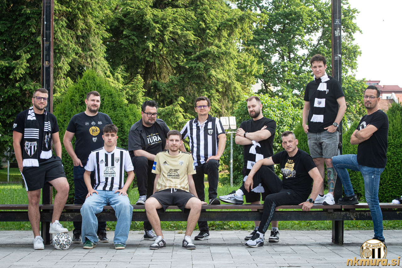 Ekipa NK Mura skozi čas leta 2025. Od leve: Samo Farič, Marjan Špilak, Loris Cipot, Andrej Bedek, Fredi Cigan, Simon Horvat, Aljaž Vučkič, Aleš Müller. Matjaž Vöröš in Aleš Cipot.