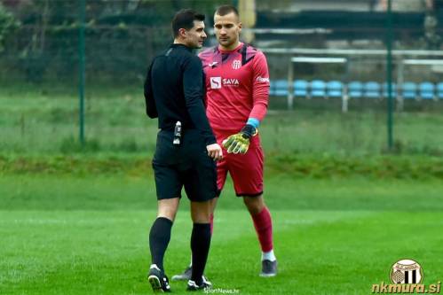 Mario Mustapić v dresu hrvaškega NK Rudeša. Mario Mustapić v dresu hrvaškega NK Rudeša.