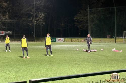 Uvodni trening mladih v pripravah na spomladanski del sezone. Uvodni trening mladih v pripravah na spomladanski del sezone.