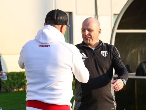 Pozdrav trenerjev - Vladan Milojević in Oskar Drobne. Pozdrav trenerjev - Vladan Milojević in Oskar Drobne.