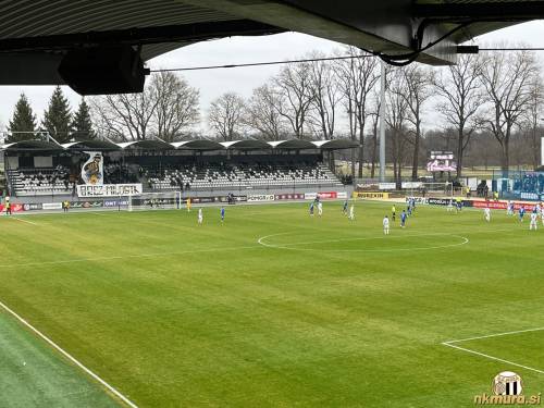 Brez milosti - pogled na severno tribuno. Brez milosti - pogled na severno tribuno.