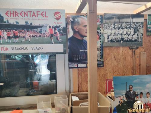 Vlaškalić ima doma kotiček s fotografijami iz svojega igralskega in trenerskega obdobja.