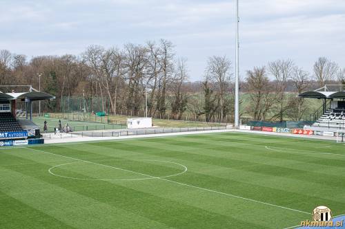 Severozahodni kotiček stadiona, kjer so nekoč igrali t. i. lejpi špil, bo v kratkem pozidan z novo tribuno, ki bo sprejela do 1000 gledalcev. Severozahodni kotiček stadiona, kjer so nekoč igrali t. i. lejpi špil, bo v kratkem pozidan z novo tribuno, ki bo sprejela do 1000 gledalcev.