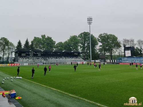 Prvi trening Ivana Kurtušića je potekal v deževnem vremenu. Prvi trening Ivana Kurtušića je potekal v deževnem vremenu.