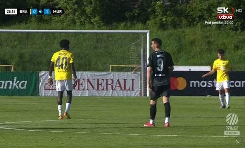 Utrinek s tekme med Bravom in Muro. Utrinek s tekme med Bravom in Muro.