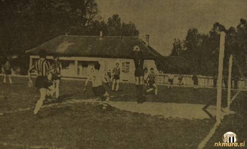 Ena od uspešnih akcij vratarja Vrdjuke na tekmi Mura : Slavija, 5. maja 1968. Ena od uspešnih akcij vratarja Vrdjuke na tekmi Mura : Slavija, 5. maja 1968.